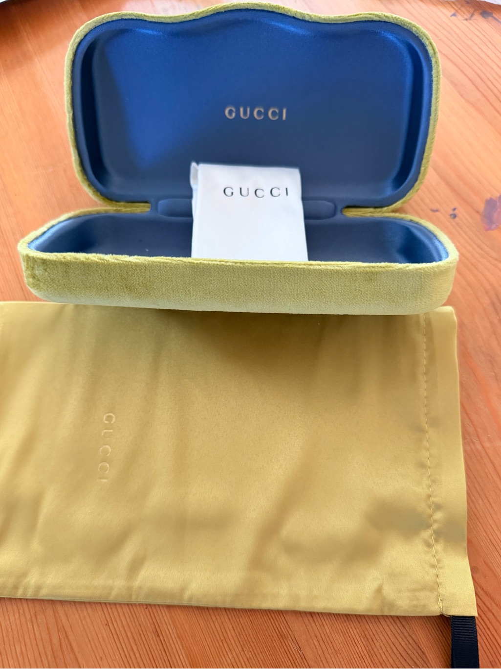 Gucci Velvet Eyewear Case In Chartreuse With Blue Lining